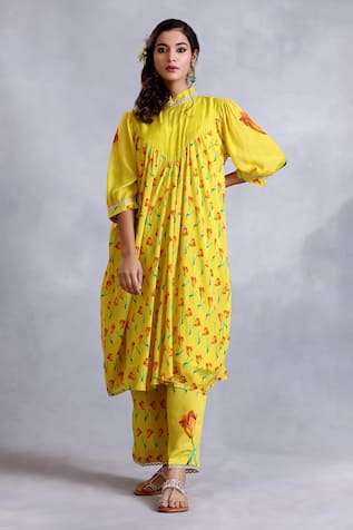 Radhika Jindal Draped Floral Pattern Kurta Pant Set 