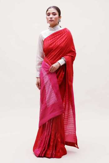 Naina Jain Bandhani Saree With Striped Unstitched Blouse Piece 