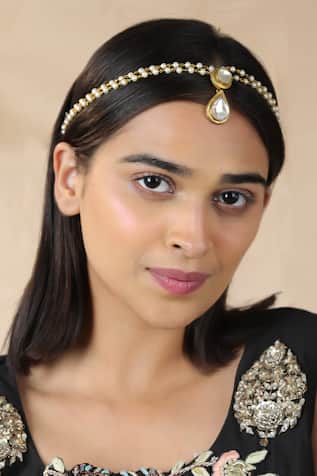 Pear Drop Stone Embellished Mathapatti 
