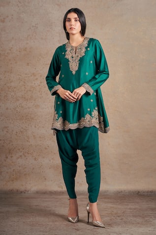 Stotram Silk Dori Embroidered Scalloped Kurta With Tulip Pant 