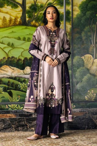 Falguni Shane Peacock Verosia Kurta Set 