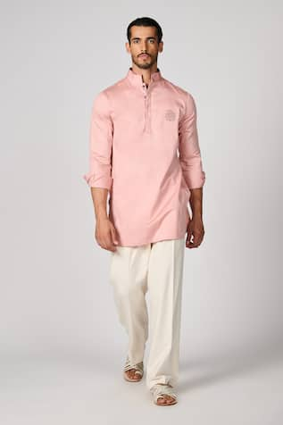 S&N by Shantnu Nikhil Crest Embroidered Kurta 