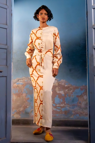 Amrood Jaal Pattern Slit Dress