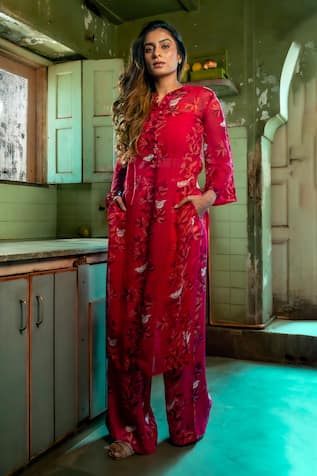 Amrood Floral Pattern Straight Kurta With Pant 