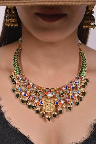 SHLOK JEWELS Kundan Embellished Choker Necklace Set 