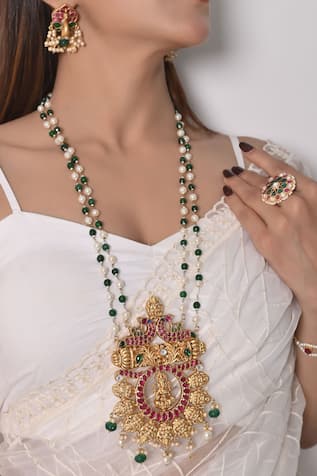 SHLOK JEWELS Kundan & Beads Embellished Pendant Necklace Set 