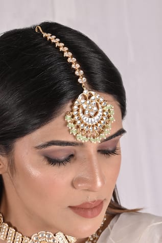 SHLOK JEWELS Kundan & Beaded Embellished Maangtikka 