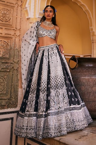 The Royaleum Jazbaat Floral Swirl Embellished Lehenga Set 