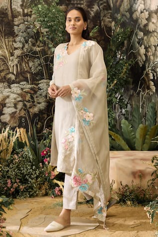 KAVERI Flower Corsage Embroidered Kurta Pant Set 