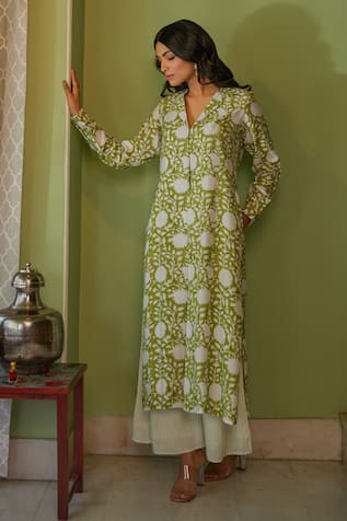 Kapraaaha Floral Pattern Kurta & Pant Set 