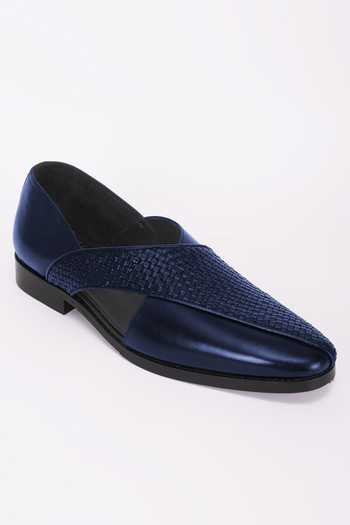 Bubber Couture Knox Solid Pointed-Toe Peshwari Sandal 