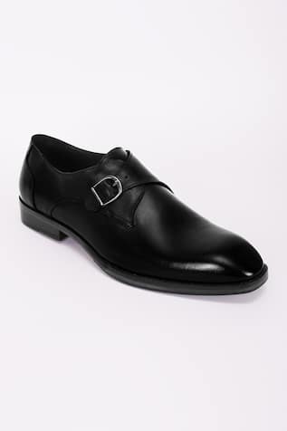 Preston Solid Pointed-Toe Shoes 