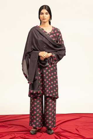 Shetab Kazmi Floral Print Kurta Pant Set 