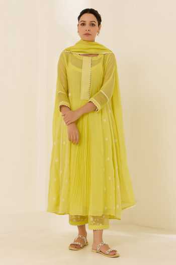 Label Mansi Nagdev Rosemary Embroidered Kurta Set 