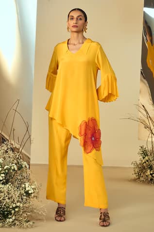 ORIGANI Applique Asymmetric Kurta With Pant 