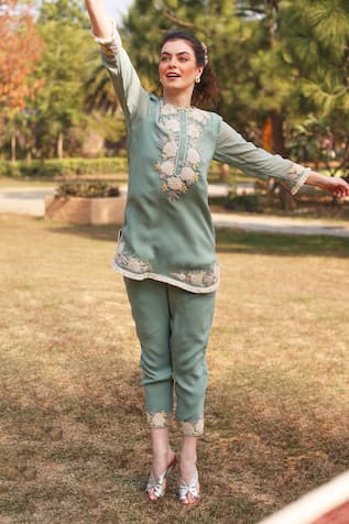 SUMMER BY PRIYANKA GUPTA Harvest Floral Embroidered Kurta & Pant Set 