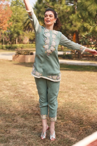 SUMMER BY PRIYANKA GUPTA Harvest Floral Embroidered Kurta & Pant Set