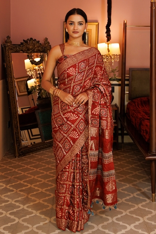 Geroo Jaipur Geometric Print Gharchola Saree With Unstitched Blouse Piece