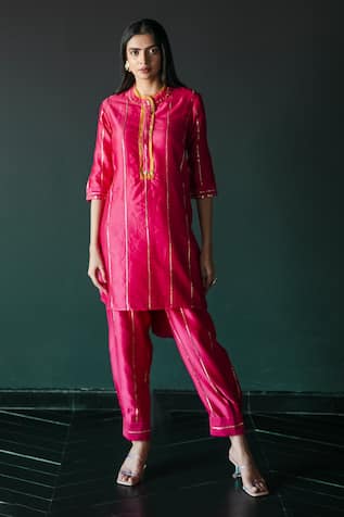 Shachi Sood Chanderi Embroidered Kurta With Pant 