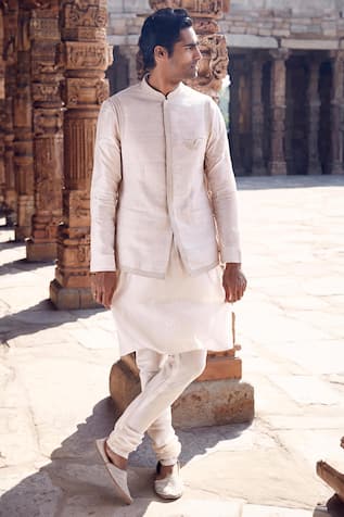 MATSYA Iconic Wing Pocket Textured Bundi & Kurta Set 