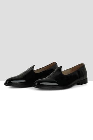 Almond Toe Plain Mojris 