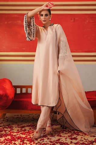 Kesar Studio Zareen Flower Hand Embroidered Kurta Set 