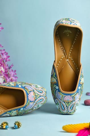 Aari Work Juttis 