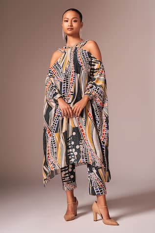 neetiandmudita Abstract Wave Print Asymmetric Kaftan With Pant 