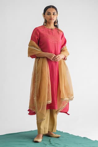 Mushio Gulab Thread Embroidered Kurta Set 