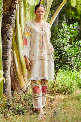 Bo tree Aurora Breeze Floral Motif Embroidered Kurta & Pant Set 