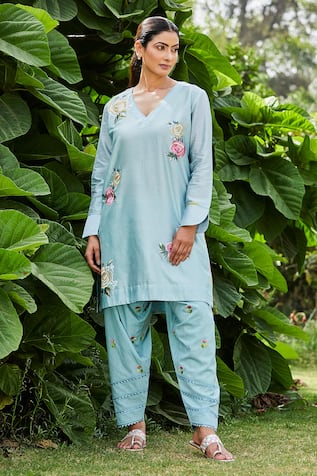 Bo tree Serence Floral Embroidered Kurta & Salwar Set 