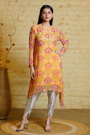 Sajeda A Lehry Seher Lotus Embroidered Kurta With Dhoti Pant 