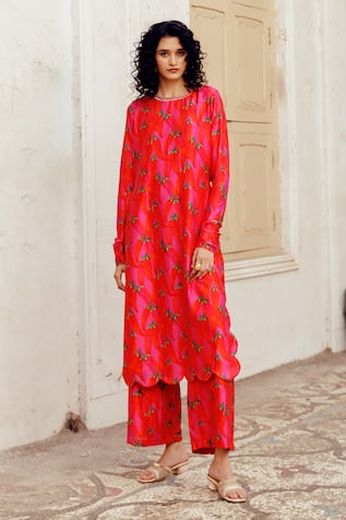 17:17 By Simmi Saboo Abhira Chilli Print Kurta With Pant 