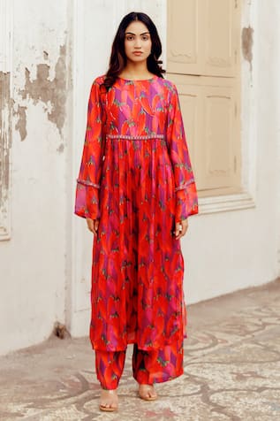 17:17 by Simmi Saboo Hazel Chilli Print Yoke Kurta With Pant 