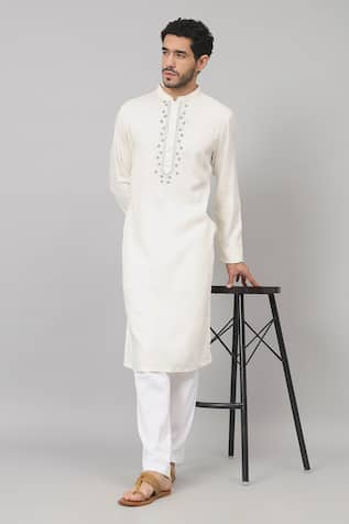 Hilo Design Floral Neckline Embroidered Kurta & Pant Set 