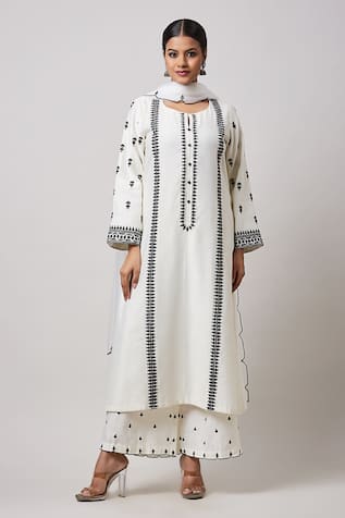 Sanjev Marwaaha Contrast Floral Embroidered Kurta Set 