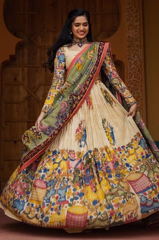 aindhri by mahitha Kalamkari Fauna Hand Painted Lehenga Set 