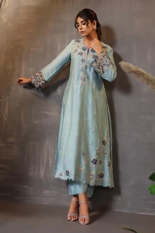 Label Niti Bothra Floral Applique Border Embroidered Kurta & Pant Set 