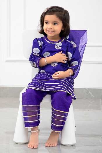 Kirti Agarwal - Pret N Couture Flower Pattern Kurta Set 