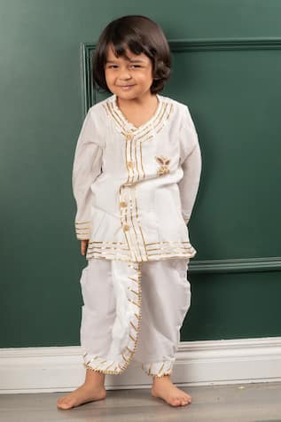 Embroidered Kurta & Dhoti Pant Set 