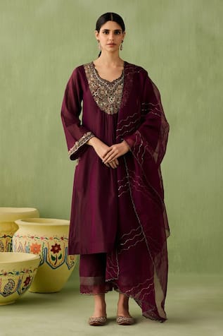 Sureena Chowdhri Summer In Kashmir Kurta Set 