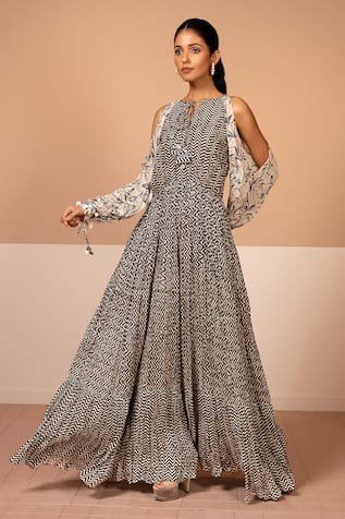 Kelaayah Chevron Print Cold Shoulder Sleeves Gown 