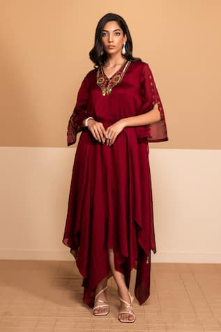 Kelaayah Gota & Sequin Embroidered Neckline Kurta With Dhoti Pant 