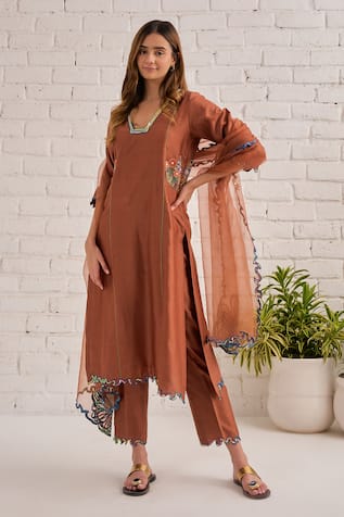 Bhawna Sethi Dahlia Hand Embroidered Kurta Set 