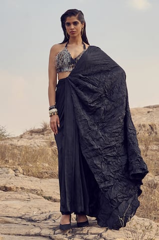 Renasci Textured Drift Skirt Saree With Metallic Bralette 