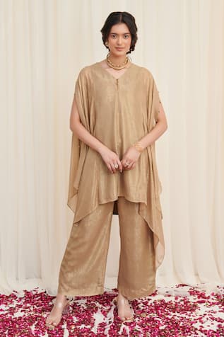 RIRASA Tripataka Asymmetric Textured Kurta With Pant 