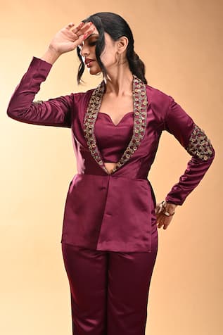 RIRASA Mukulam Floral Embroidered Jacket 