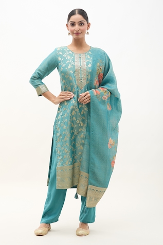 Khwaab by Sanjana Lakhani Flower Vine Jacquard Pattern Kurta Pant Set