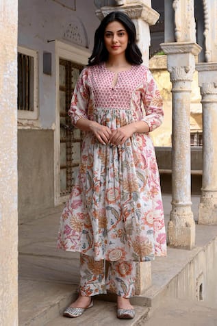 NUHH Cotton Sangria Floral Print Kurta Set 