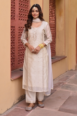 KARAJ JAIPUR Chanderi Gota Patti Embroidered Kurta Set